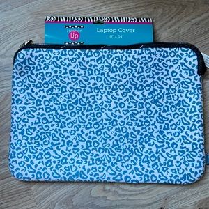 Teal leopard print iPad or laptop cover NWT